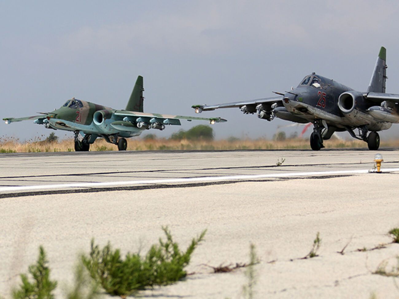 Российские боевые самолеты на аэродроме Хмеймим в Сирии