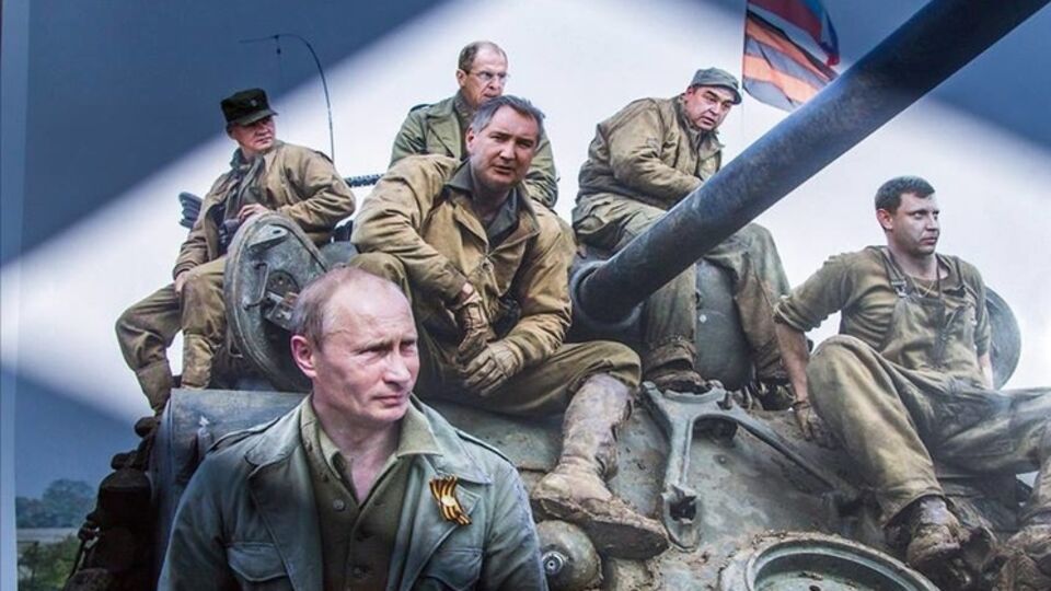 Как Путин Донбасс освобождал. В России издан патриотический календарь на 2016 год. Фоторепортаж