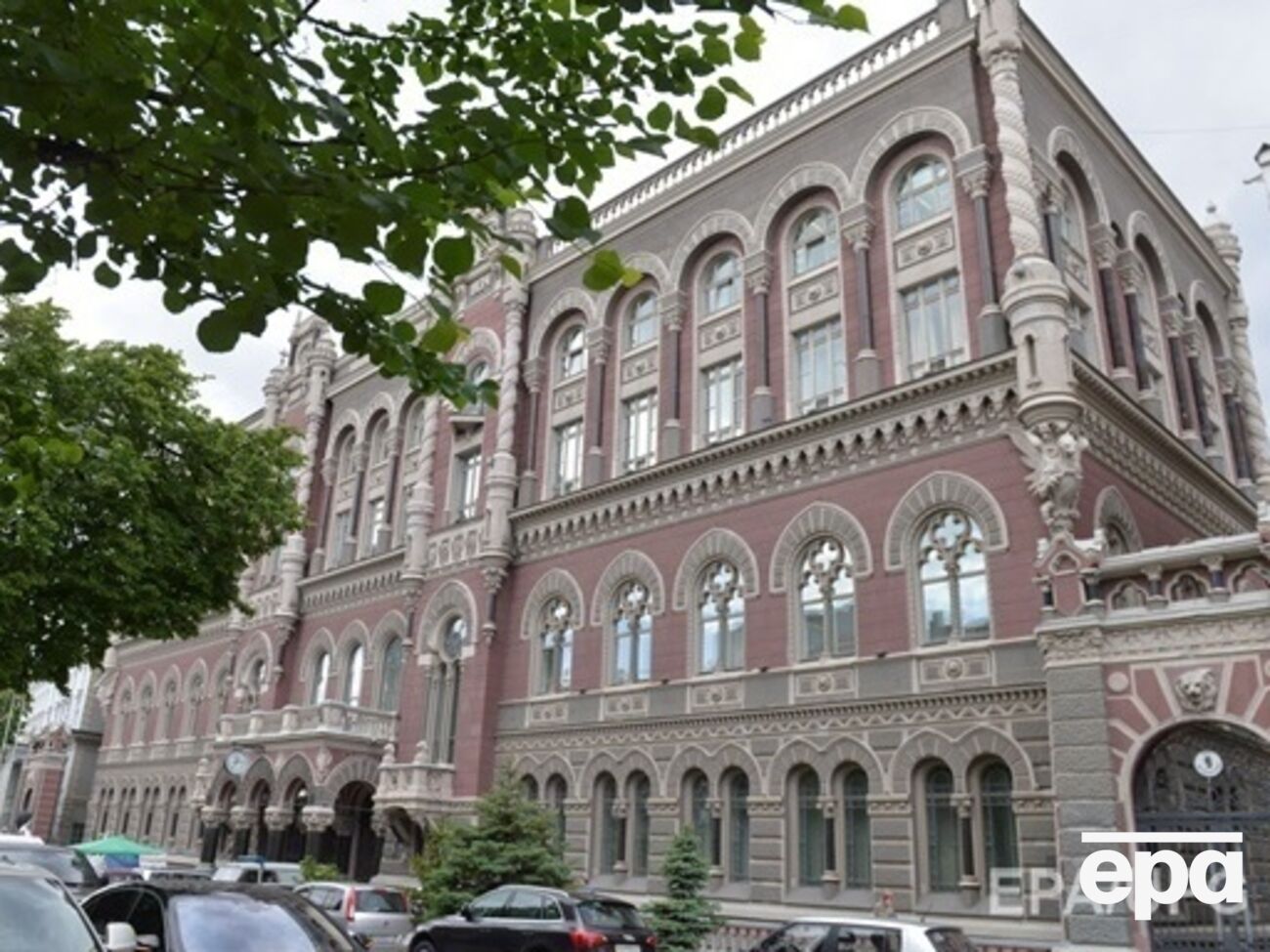 НБУ: Объемов золотовалютных резервов достаточно для выполнения обязательств и осуществления выплат