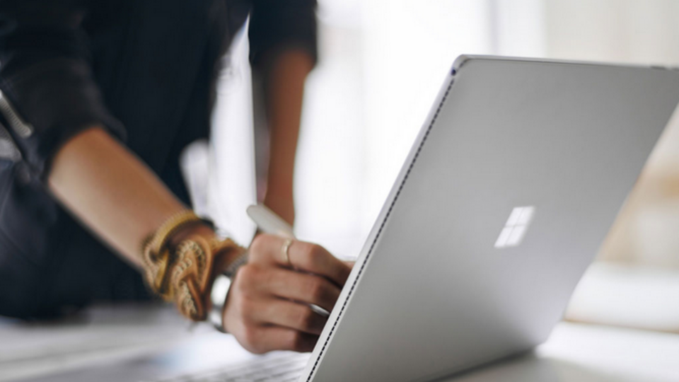 Предзаказ ноутбука станет доступен в среду, 7 октября, по стартовой цене $1499