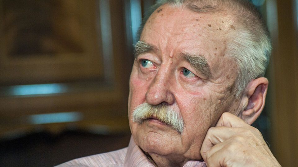 <span>Однажды у меня была встреча с одним человеком, который в Париже работал главным продюсером второго по величине после Cirque du Soleil цирка. Когда он приехал к нам, ему сказали: "Подойдите к Покладу". Он подошел, я показал ему "Ирода"