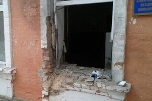Взрывной волной в военкомате выбило стекла
