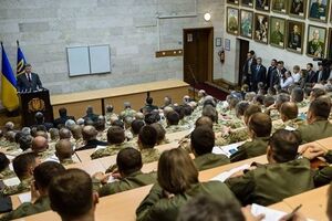 Порошенко призвал военных сохранять бдительность