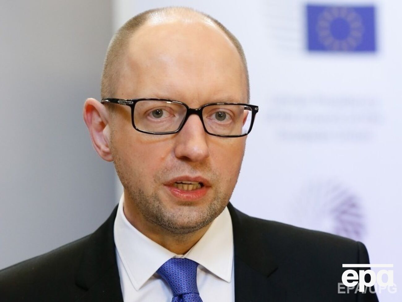 Яценюк поручил ГФС ускориться с регистрацией предпринимателей