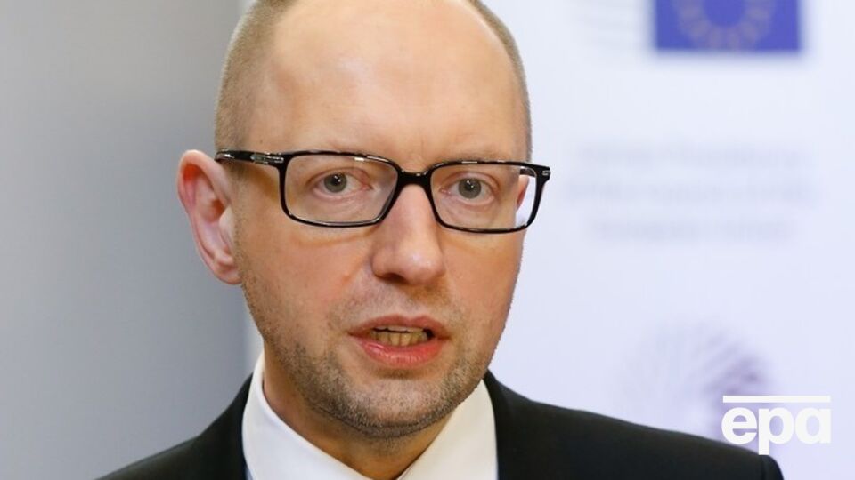 Яценюк поручил ГФС ускориться с регистрацией предпринимателей