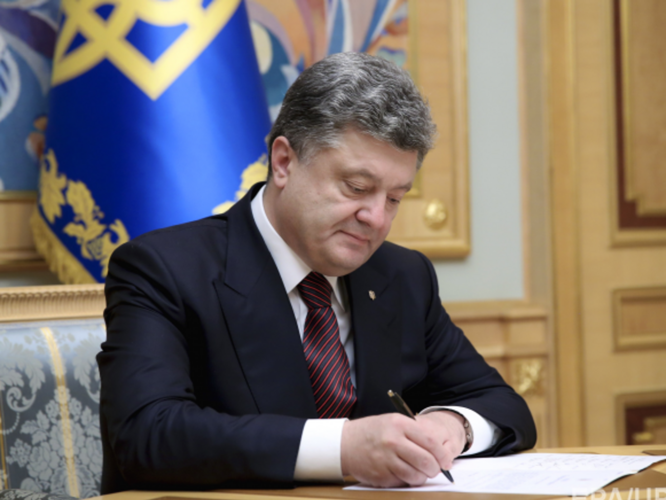 Порошенко подписал закон об оккупации Крыма