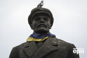 В список вошли такие личности, как Владимир Ленин (Ульянов), Карл Маркс, Карл Либкнехт, Фридрих Энгельс, Роза Люксембург, Феликс Джержинский, Леонид Брежнев, Георгий Жуков, Сергей Киров, Валентина Терешкова, Павлик Морозов и другие.