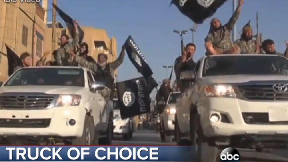 Внедорожники Toyota часто можно увидеть в пропагандистских видеороликах ИГИЛ