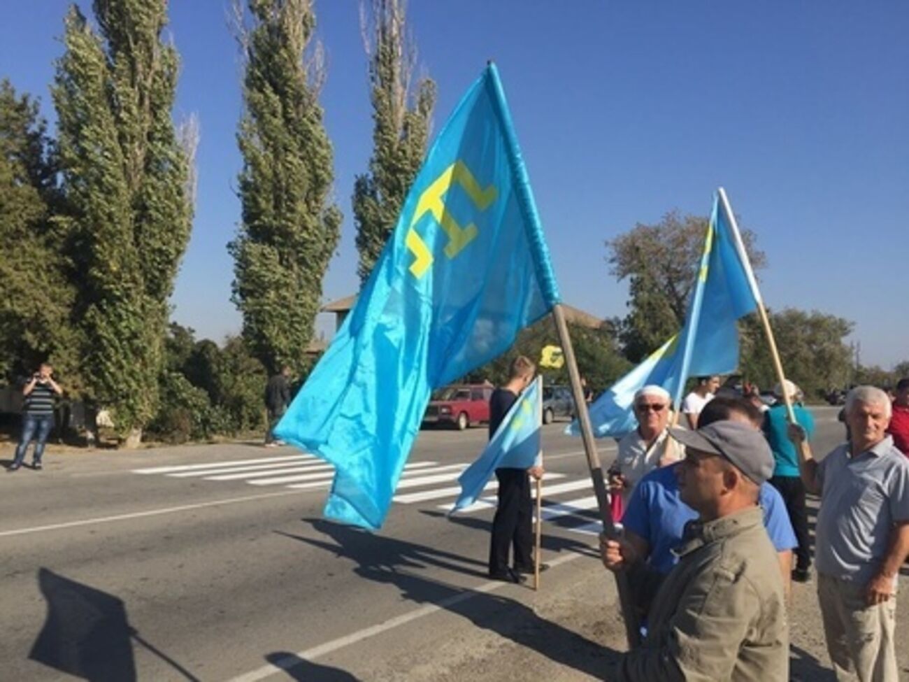 Чтобы не пересекать заблокированную админграницу с Крымом в Херсонской области, товары из Украины везут по морю или через Ростов