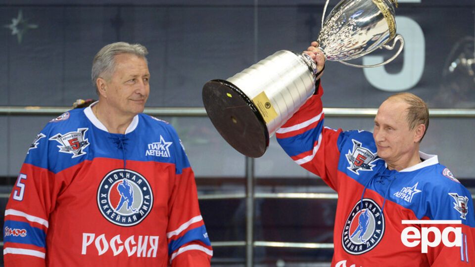 Путин забросил семь шайб и сделал три результативные передачи, его команда выиграла со счетом 15:10