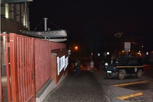 Милиция начала расследовать взрыв в консульстве Польши во Львове, назначен ряд экспертиз