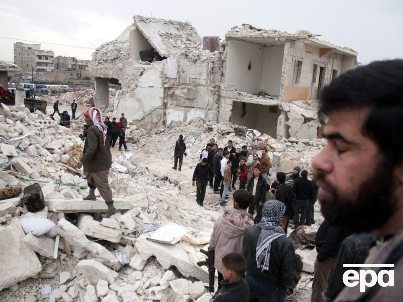 Россия в Сирии не воюет с ИГИЛ, а наращивает свое военное присутствия, считает президент Турции