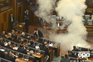 Дымовая граната в парламенте Косово