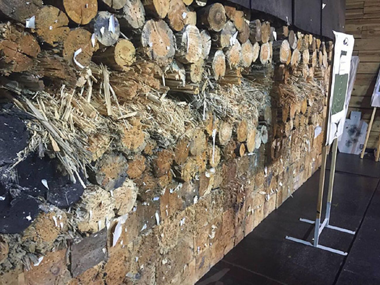 Одно из упражнений будущие спецназовцы выполняют с использованием боевых патронов