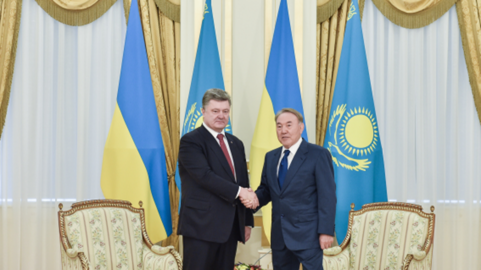 Порошенко встретился с Назарбаевым