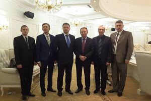 Сегодня участники трехсторонней контактной группы общаются в режиме видеоконференции