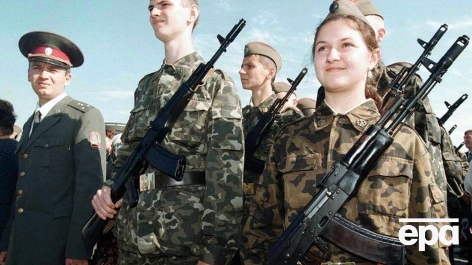 В армии служат 14,5 тыс. женщин-военных, почти 2 тыс. из них – офицеры