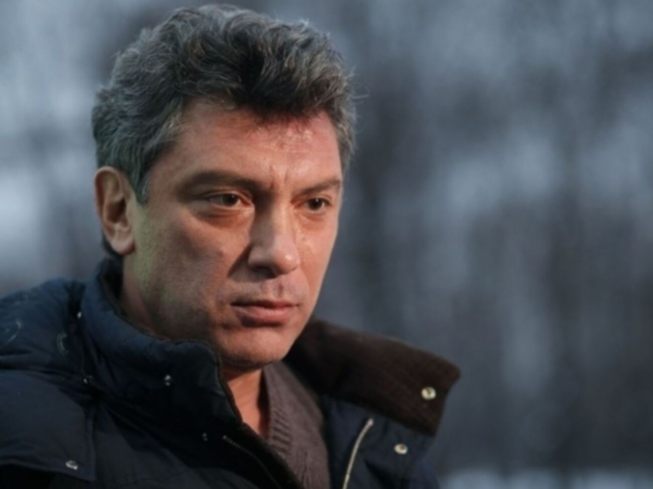 Когда мне предложили сделать памятник, просили придумать что-то необычное. И я придумал фрагмент Большого Москворецкого моста с пятью пулями, которые были выпущены в Бориса, и как бы ответил на эту тему.