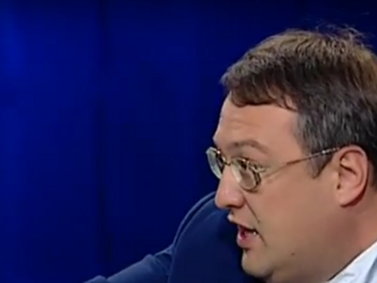 По словам Антона Геращенко, очевидцы сделали два фотоизображения:&nbsp;одно фото самой установки, а второе &ndash; инверсионный след от пуска ракеты