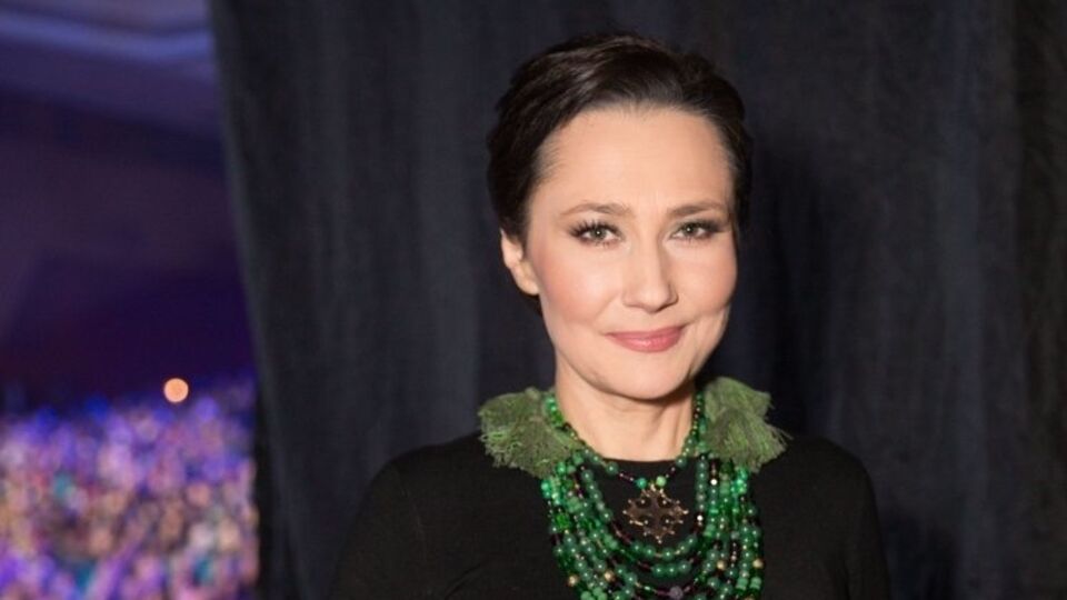 Алена Мозговая не только спела песню папы, но была еще и ведущей концерта