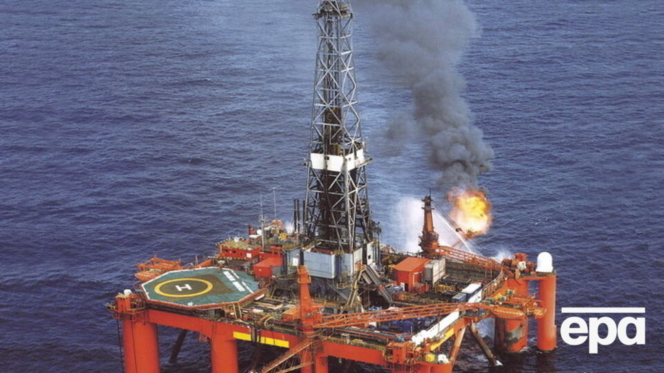 Нефть стабилизировалась ниже $50