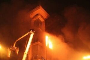 Пожар в Доме профсоюзов на Майдане в ночь с 18-го на 19-е после штурма "Альфы"