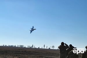 Экипажи самолетов Су-27, Су-25 и вертолетов Ми-24 имитировали атаку на предельно малых высотах