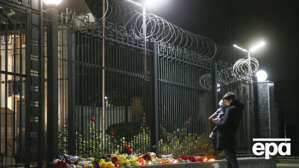 Бабченко: Еще два года назад посольство РФ в Киеве было бы завалено цветами до самой крыши