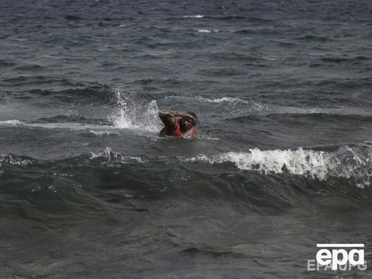 У берегов Греции перевернулась лодка с мигрантами