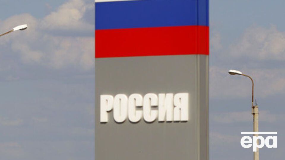 По данным МИД, украинские дипломаты в Египте находятся на постоянной связи с компетентными органами Египта и российскими дипломатическими и консульскими учреждениями в вопросах поиска и перевозки тел погибших и расследования причин катастрофы