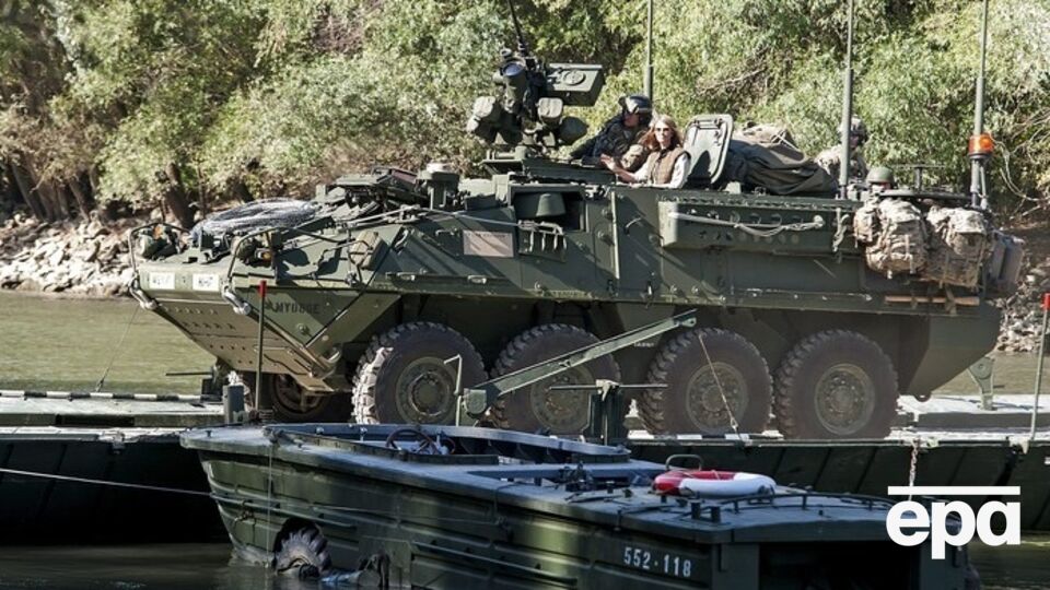 Литва просит у США 84 бронемашины Stryker