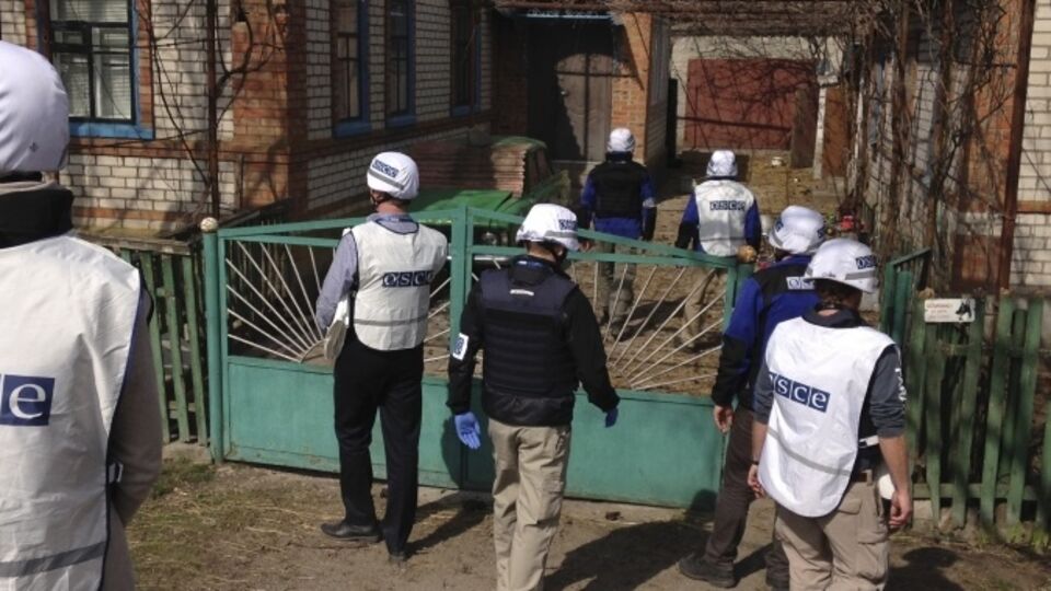 Наблюдатели ОБСЕ в Широкино (Донецкая область)