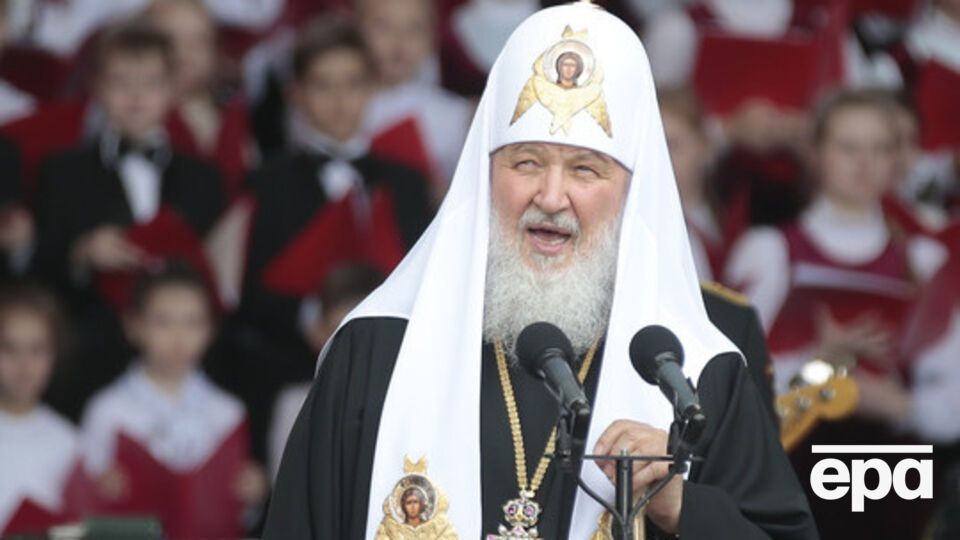 Патриарх Кирилл призвал организовать противостояние опасному для духовной жизни россиян