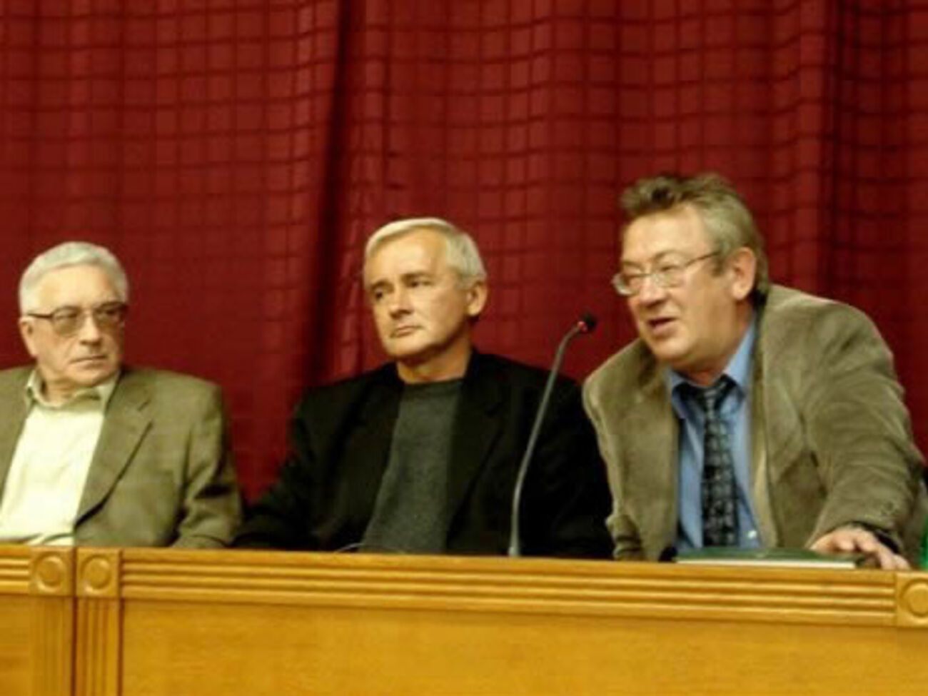 Профессор МГУ Михаил Маслин (крайний справа)