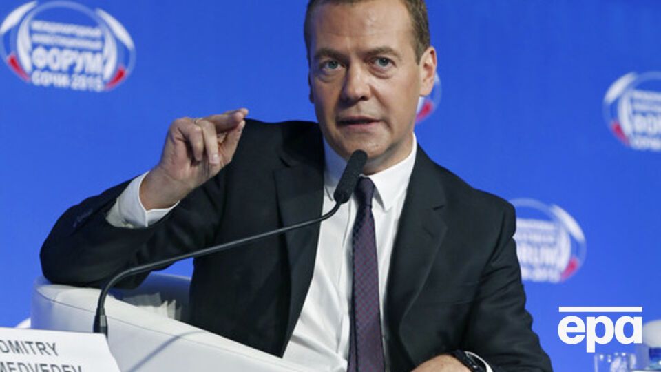 Медведев заявил, что повышать пенсионный возраст рано или поздно придется