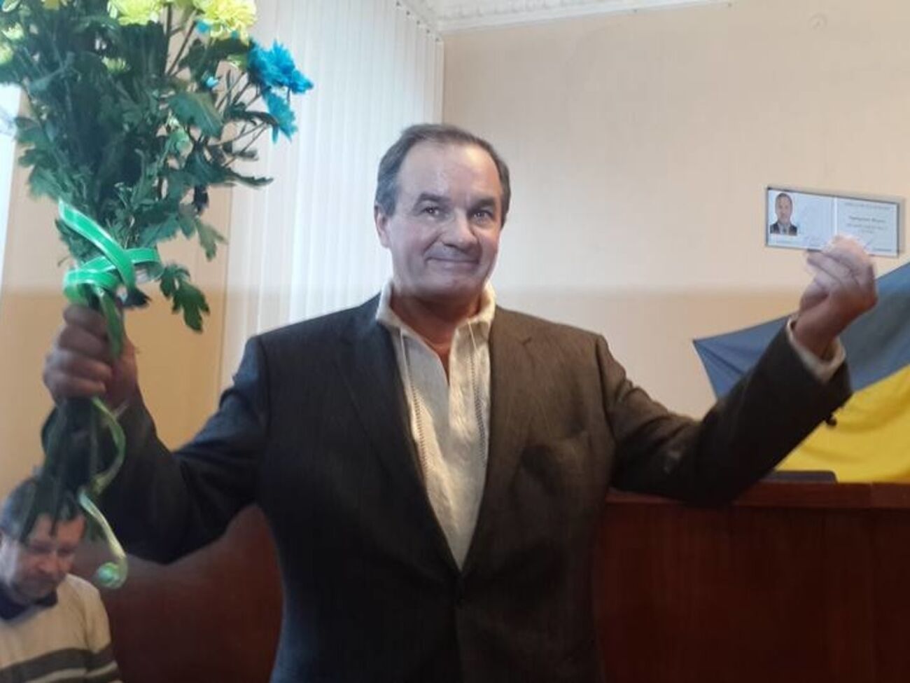 Мишель Терещенко получил удостоверение глуховского городского головы