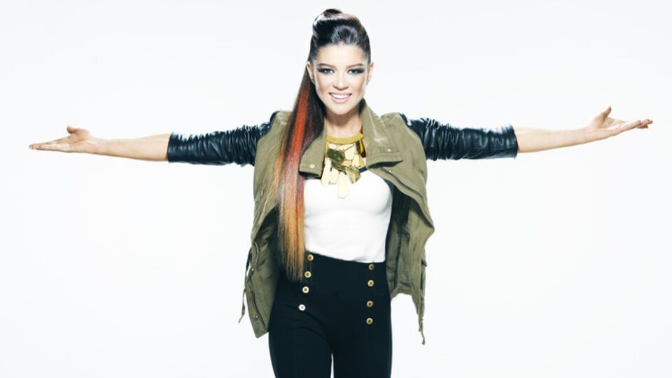 Наши политики не побоялись идти путем Путина – уничтожить конкурентов-олигархов и все подчинить себе. Но предупреждаю, ребята, плохо кончится! Не думайте, что тут вас будут так же терпеть, как Путина в России