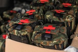 Канадские врачи передали украинским военным не только знания, но и наборы медикаментов, средств для остановки кровотечения и других экстренных мер для спасения жизни