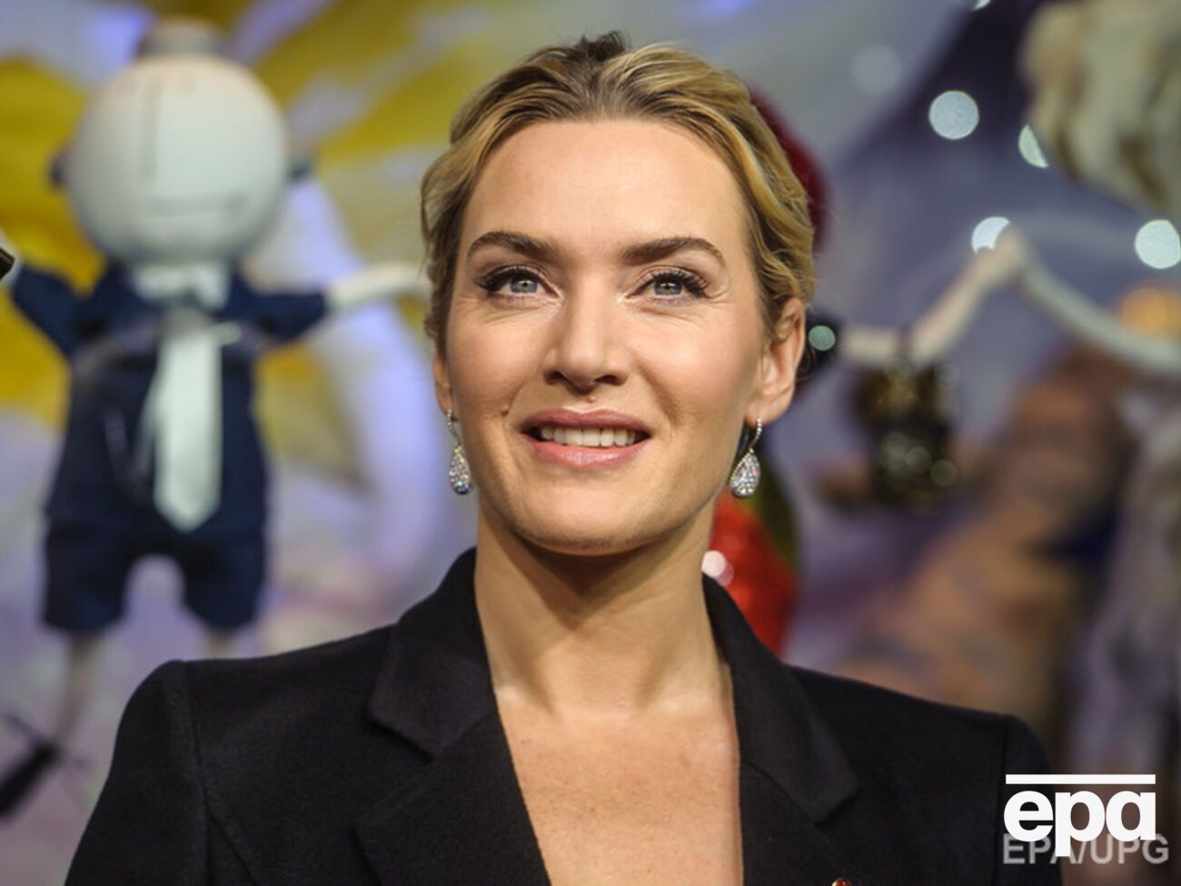 Уинслет снялась в черно-белой фотосессии