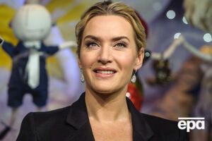 Уинслет снялась в черно-белой фотосессии