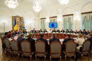 Порошенко: Я все еще надеюсь на то, что завтра счастливые обладатели зеленых дипломатических паспортов наконец откроют безвизовый режим для народа Украины