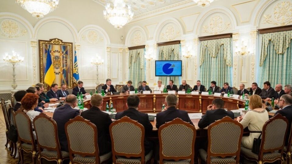 Порошенко: Я все еще надеюсь на то, что завтра счастливые обладатели зеленых дипломатических паспортов наконец откроют безвизовый режим для народа Украины