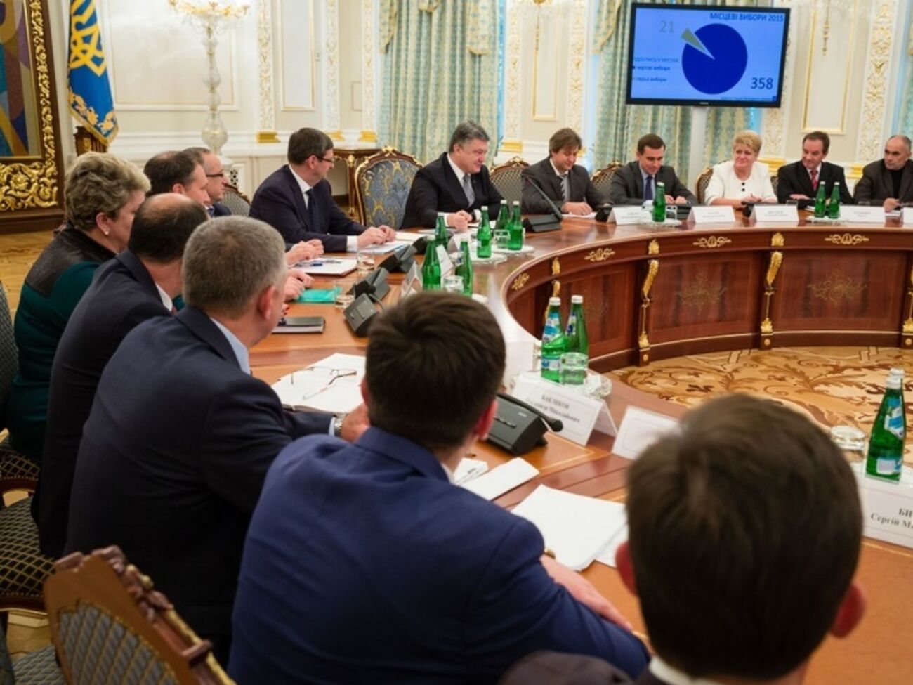 Порошенко: Мы говорим не только о смене фамилий, а об институциональных изменениях, которые обеспечат эффективный механизм борьбы с коррупцией