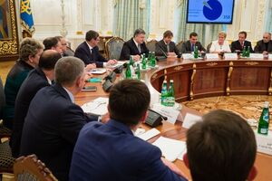 Порошенко: Мы говорим не только о смене фамилий, а об институциональных изменениях, которые обеспечат эффективный механизм борьбы с коррупцией