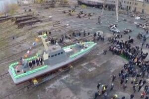 Спуск нового бронированного катера на воду сняли с квадрокоптера