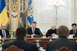 Порошенко заявил, что боевики пытаются сорвать Минские соглашения