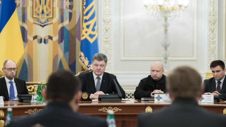 Порошенко заявил, что боевики пытаются сорвать Минские соглашения