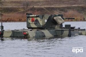 Во время учений бронетехника форсировала водные преграды