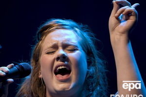 Адель продолжит сотрудничество с Доланом, снявшим клип Hello