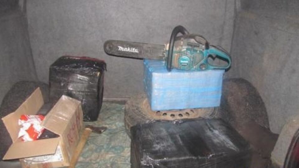 В автомобиле обнаружены ящики с порохом